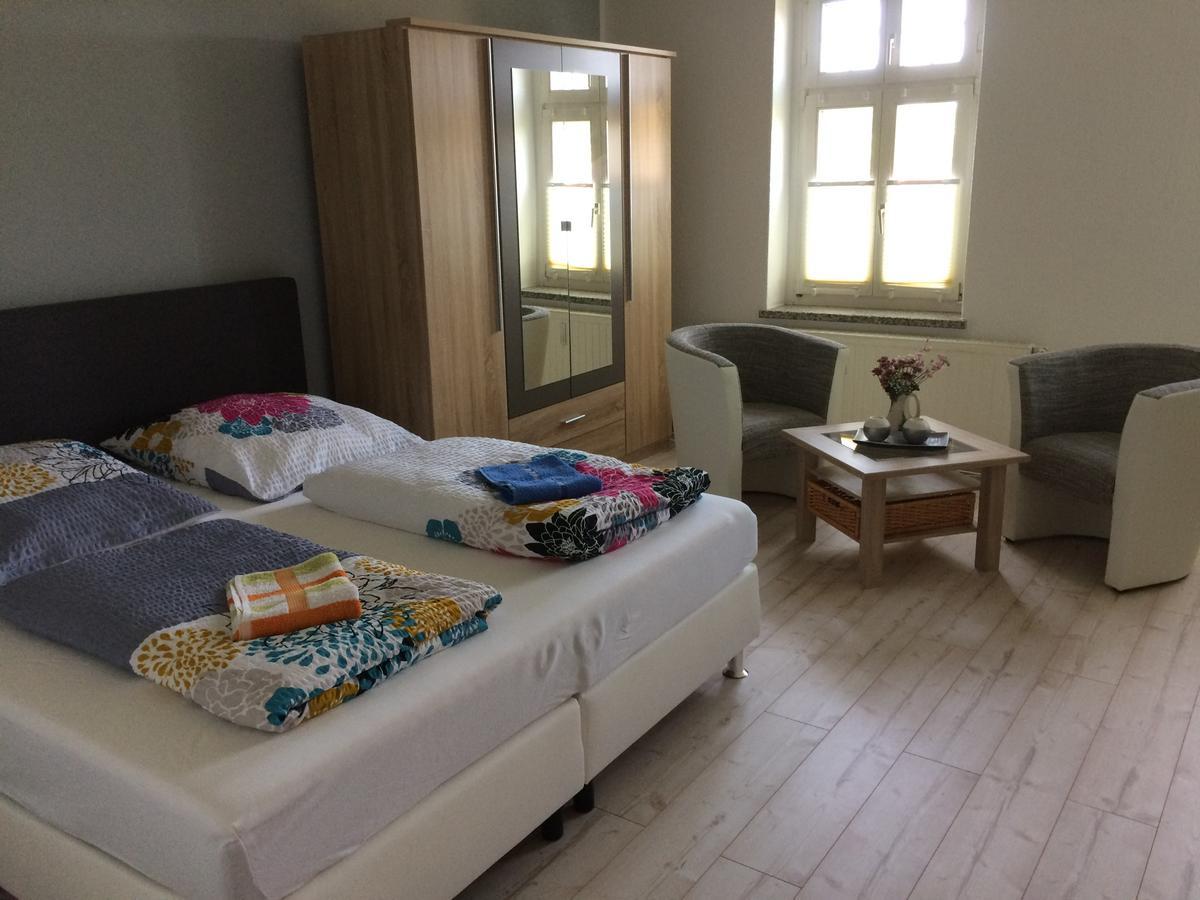 Pension Zum Alten Gasthaus Haensel Krauschwitz Extérieur photo