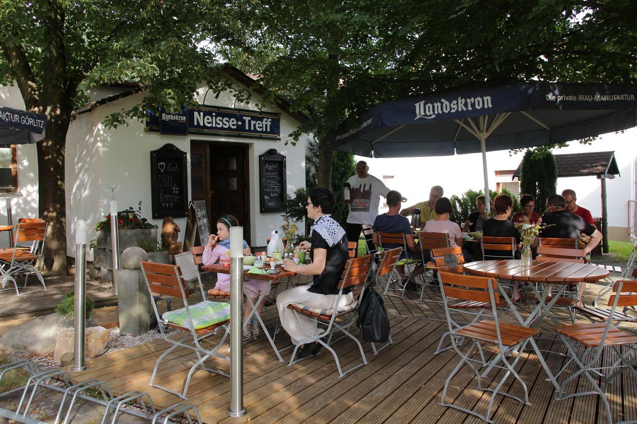 Pension Zum Alten Gasthaus Haensel Krauschwitz Extérieur photo